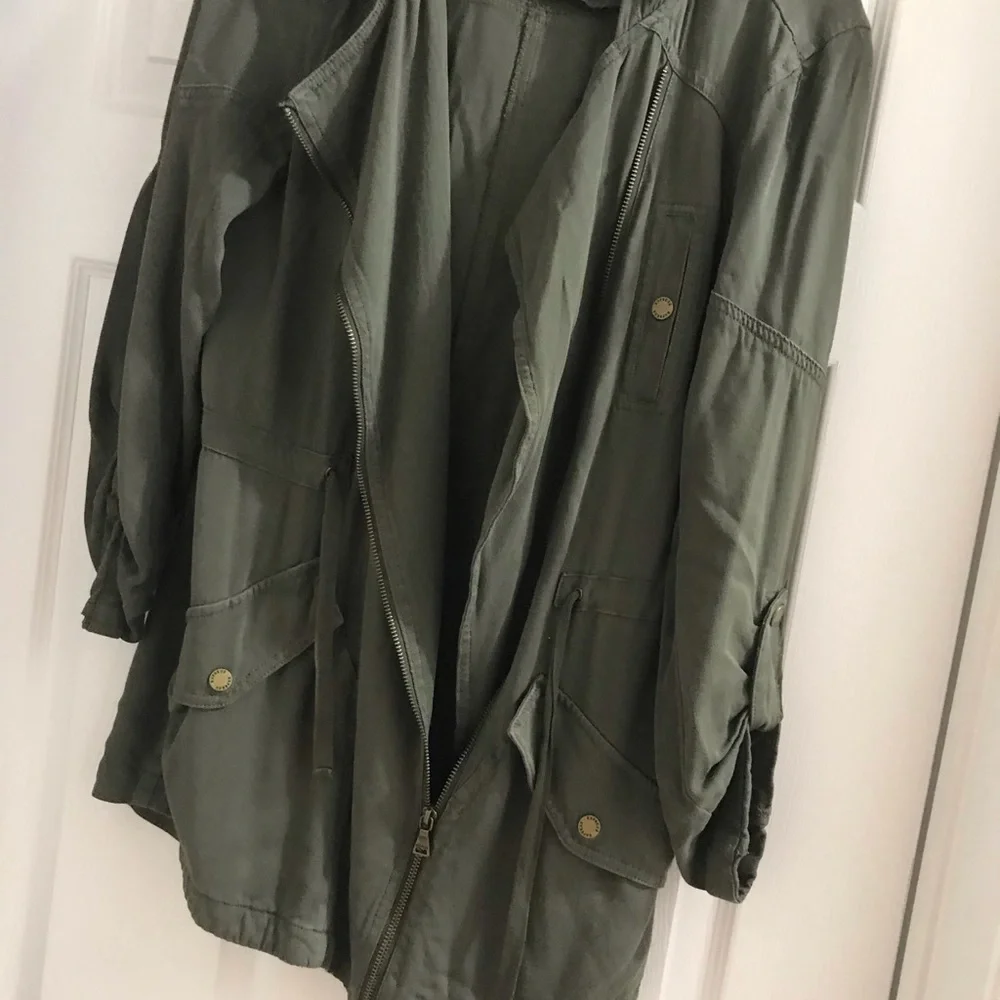 EXPRESS Women’s Spring/Fall Jacket - Picture 2 of 6